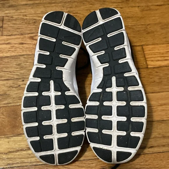 Nike 8.5 Womens sneakers Style 6777136 - Picture 4 of 4